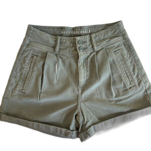 American Eagle Olive Green Pleated Stretch Shorts Size 0